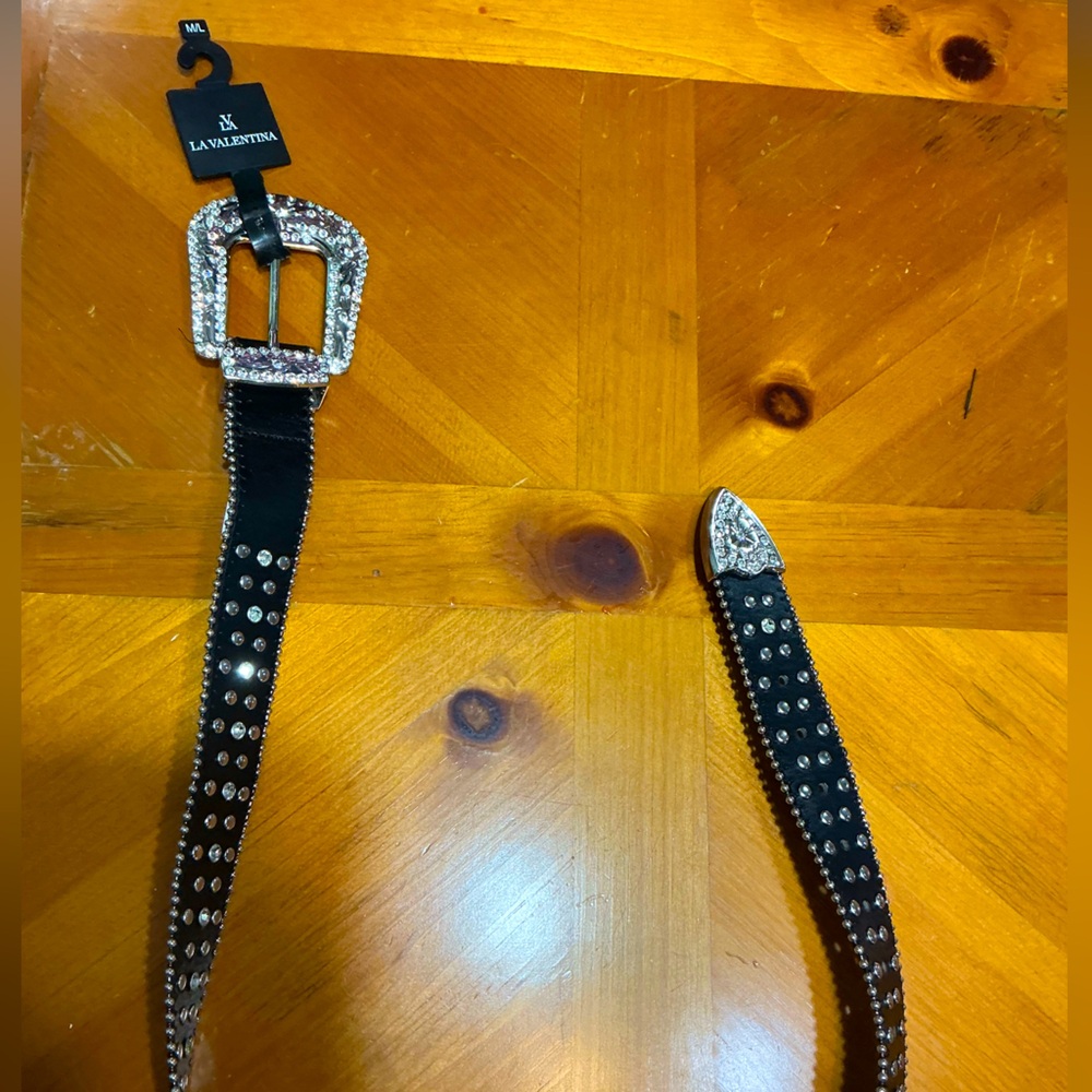 Relist: return Women’s Western Studded Bling Bedazzled Black/Silver Diamond Belt